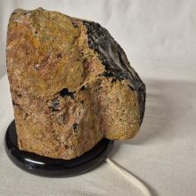Onyx Sockel, weißes Kabel
