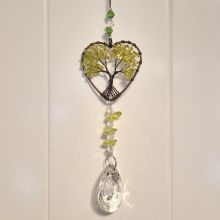 Fensterdeko zum Hängen, Edelstein grünes Peridot Herz, Sonnenfänger Baum des Lebens, mit Kristall Sun Catcher