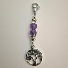 Handgefertigter Schlüsselanhänger Lebensbaum, Taschenanzubehör mit Amethyst und Karabiner