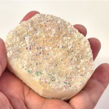 Bunt-bedampfte Bergkristall-Gruppen –Regenbogen-Schimmer, echte Eyecatcher mit Edelmetall-Glanz, N158