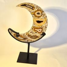 Handgefertigter Mond aus echten Achatscheiben, auf schwarzem Metallständer – ca. 21 cm hoch