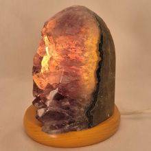 Amethystlampe, kleine Edelstein-Lampe, violette Kristall Stein Leuchte poliert mit Holz Sockel, N186