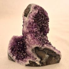 Amethyst Drusenstück-Standobjekt, Edelstein echt aus Uruguay, rundum poliert, N343