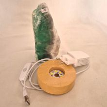 Fluorit grünes Standobjekt beleuchtet auf 10 cm/dm LED Sockel, Echter unbehandelter Rohstein, N105