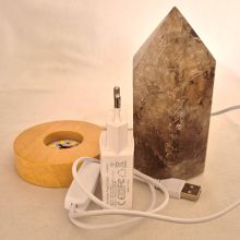 Rauchquarz Spitze mit LED-warmlicht Holzsockel, Echter unbehandelter rauchiger Quarz, große Edelsteinspitze beleuchtet, N764