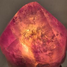 Ametrin Edelstein Lampe, Natur Ametrin Spitze aus Brasilien, Unikat, mit Holzsockel & Beleuchtung, N113