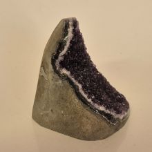 Amethyst Standobjekt, polierte Amethyst-Druse, kleine Edelstein Geode, ca.435-500g