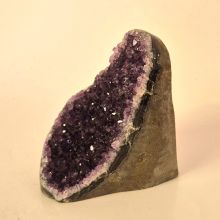 Amethyst Standobjekt, polierte Amethyst-Druse, kleine Edelstein Geode, ca.435-500g