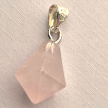 Rosenquarz Kettenanhänger klein – polierte Diamantspitze aus Brasilien mit beweglicher Silberöse | ca. 25 mm | Geschenkidee