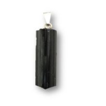 Schwarzer Turmalin Anhänger Naturkristall mit 925 Silber Öse – Schörl Rohstein Kettenanhänger – Schutzstein für Damen & Herren – Meditation Schmuck